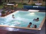 Yarışma programında havuzda Sıcak Anlar-izle