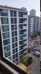 Un pompier sauve la vie d'une jeune fille suicidaire.. de façon radicale!