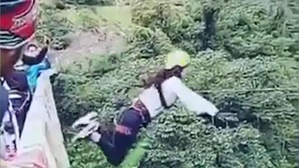 Woman CRASHES to the Ground in Horrific Bungee Jumping Accident (WARNING: Graphic)