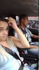 OUVINDO LUAN SANTANA COM ELA....