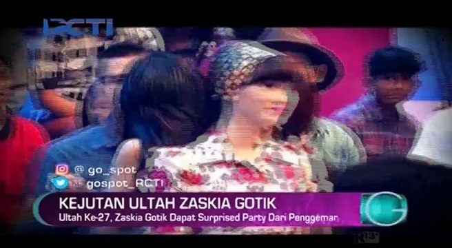 Ultah, Zaskia Gotik Dapat Kejutan dari Fans dan Sang Pacar Tercinta