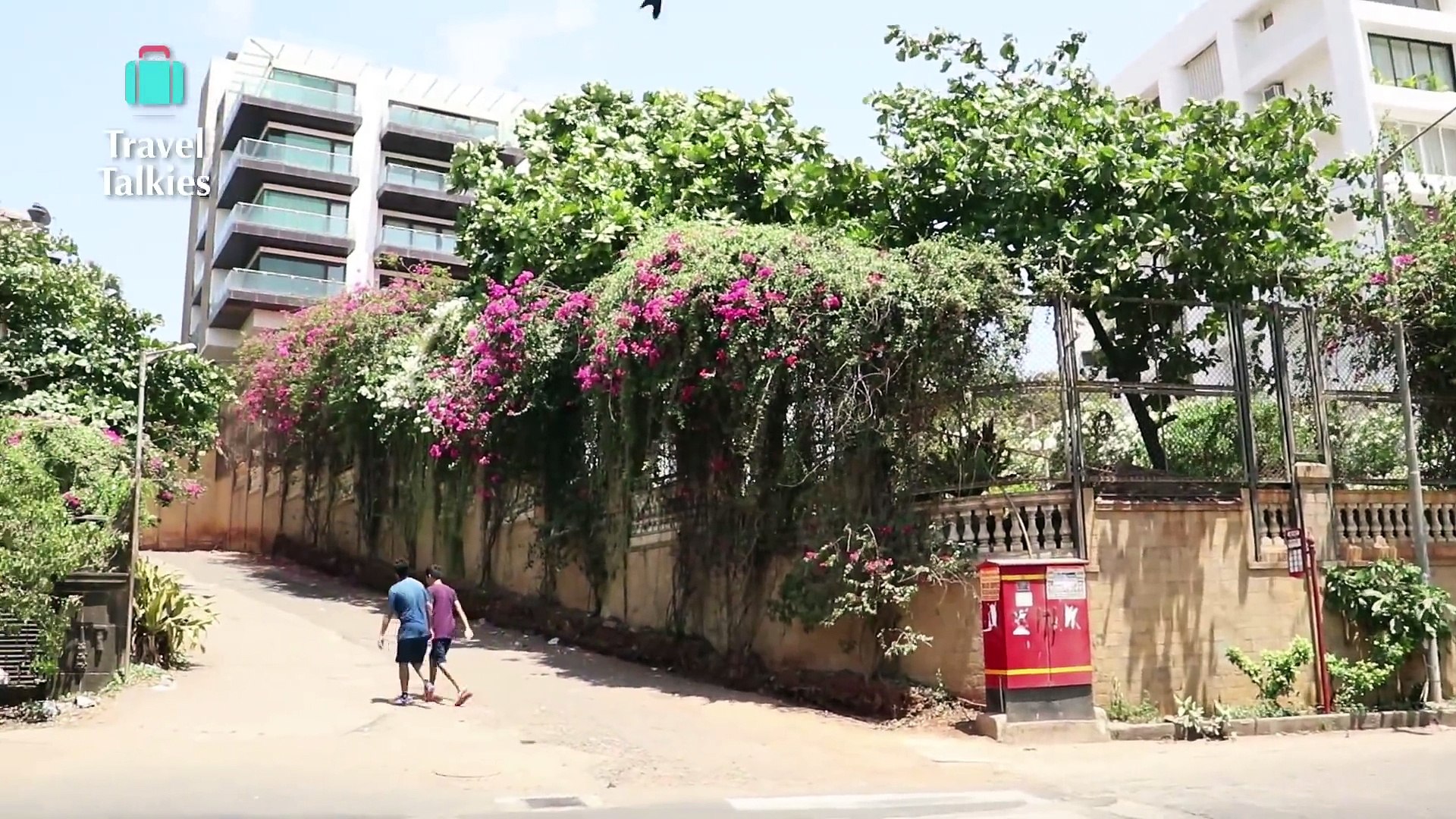 ⁣[MP4 1080p] Top 10 Bollywood Celebrity Houses _ Homes - Celeb Hotspots in Mumbai