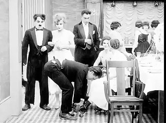 CHARLIE CHAPLIN - Skating Scene