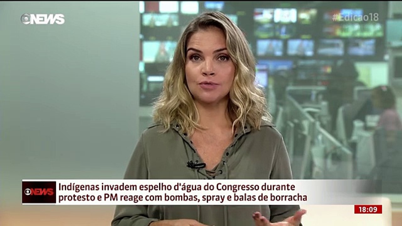 Índios invadem espelho d'água do Congresso e Polícia Militar reage