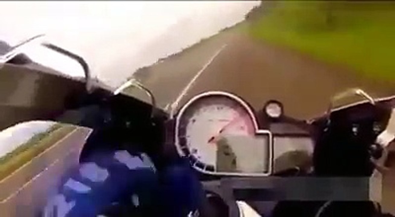 Carrera de super motos en ruta