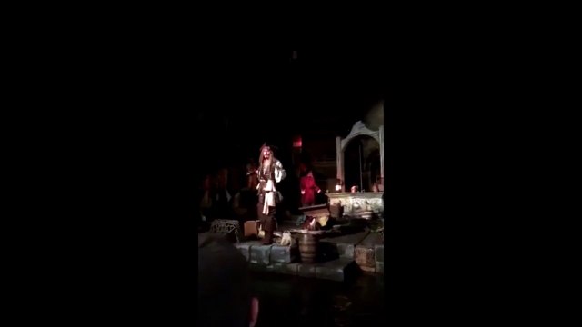 Johnny Depp reserve une belle surprise aux visiteurs de Disneyland