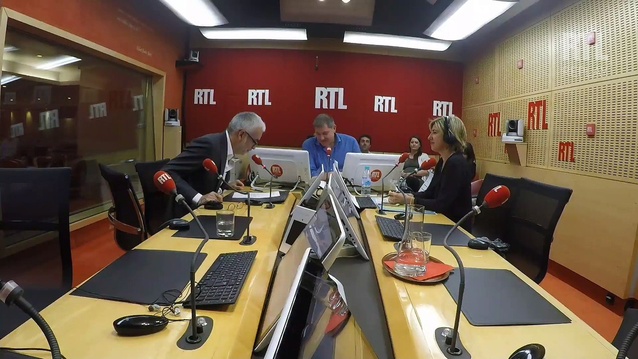 Présidentielle 2017 : "C'est le Loft !", clame Pascal Praud