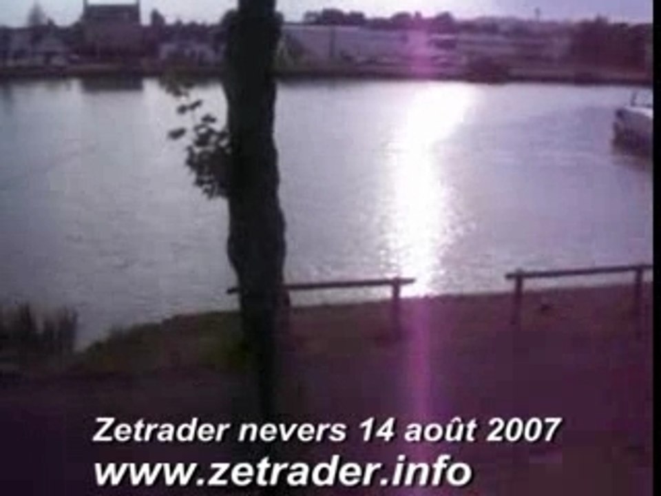 Zetrader promenade à Nevers dans la verdure