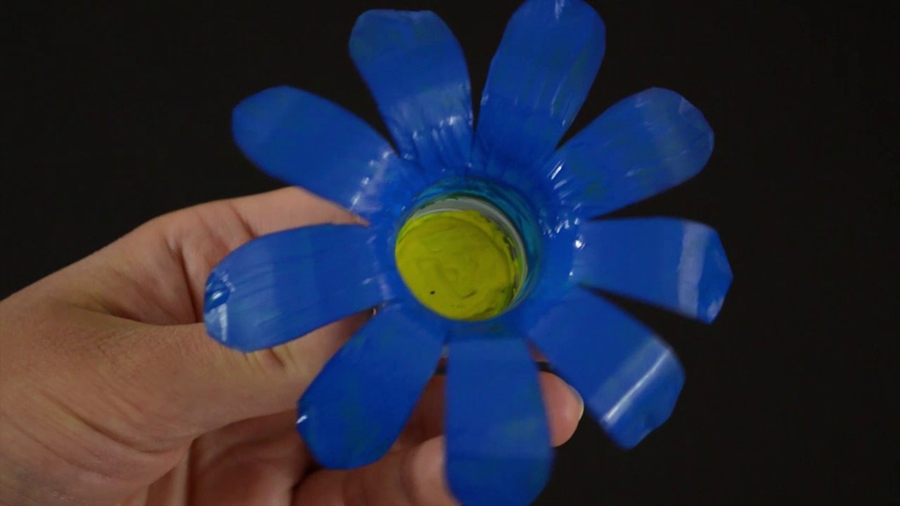 DIY : Une jolie fleur en bouteille plastique