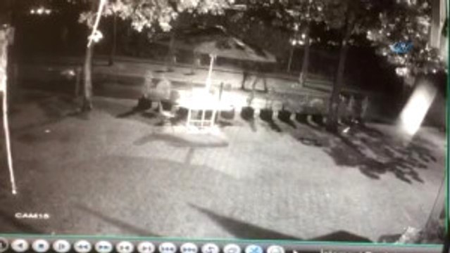 Frankfurt)- Almanya'da Camiye Molotoflu Saldırı- Almanya'nın İsviçre ve Fransa ile Sınırlarının...