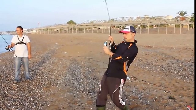 Kıyıdan Muhteşem Balık Avı