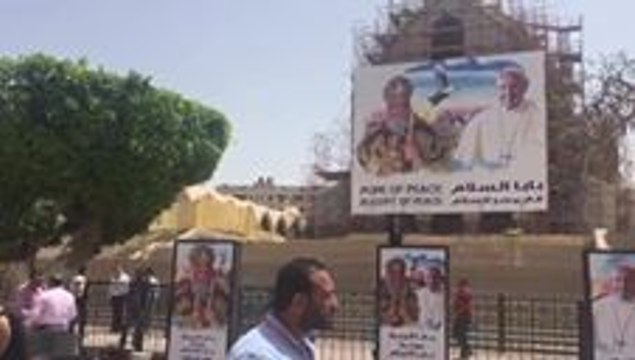 Egyptians Prepare For Pope Historical Visit to Cairo