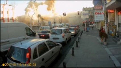 Zeytinburnu'nda Çöken Binaya Ilişkin Bilirkişi Raporu Savcılığa Ulaştı