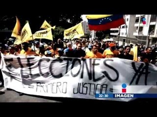 Policías venezolanos usan balas para reprimir protestas