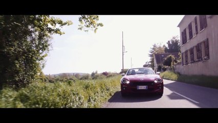 Fiat 124 Spider sweeps France off its feet
