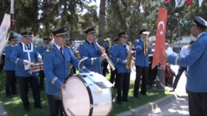 Kitaplar Ekmek Gibi Dakikalar İçerisinde Tükendi