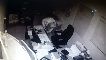 Hırdavatçı Dükkanından 200 Bin TL'lik Malzeme Çalan Şahıslar Kamerada