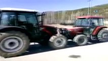 Traktörcülerin Güç Gösterisi İlgi Çekti
