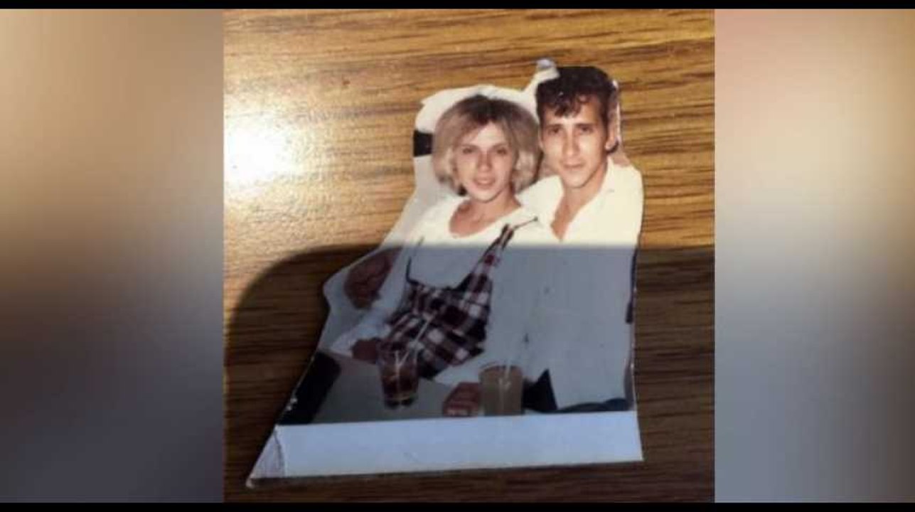 Scarlett Johansson invite son sosie à boire un verre ! (vidéo)