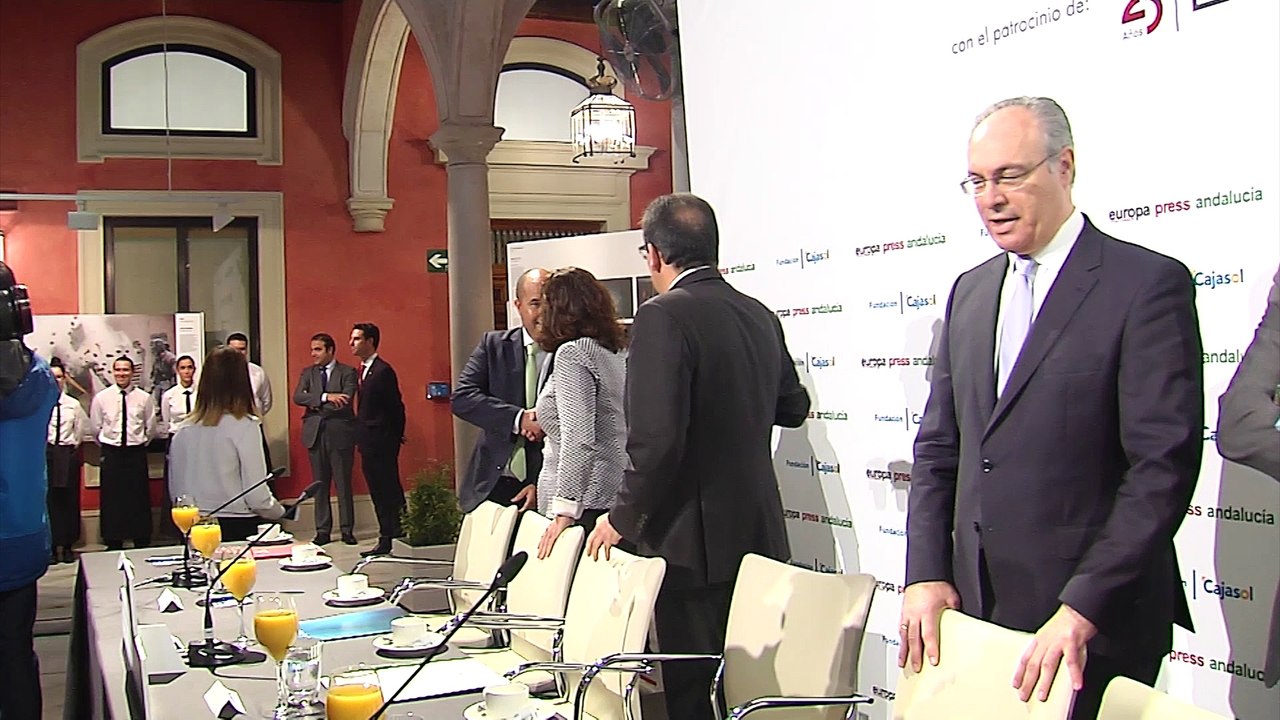 Durán cree que el PSOE necesita a una "mujer" al frente