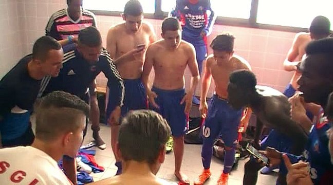 U17 - Joie du vestiaire de l'O Saint-Genis après la qualification contre l'AS Craponne