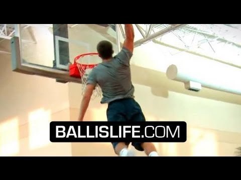 5'11 Jacob Tucker 50 Inch Vertical; Puts Down Some CRAZY Dunks!