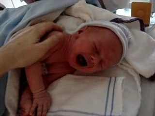 Jona Stierhout, net zes uur oud