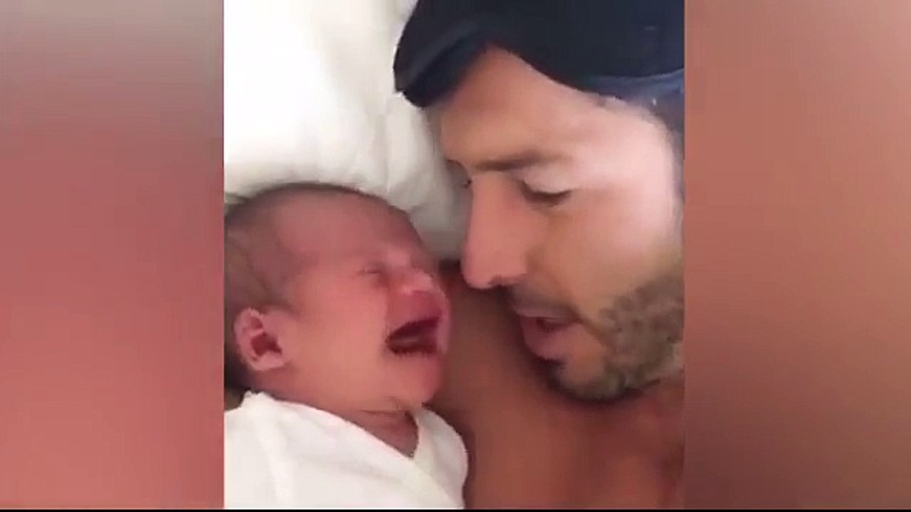 Regardez comment ce bébé arrête de pleurer en quelques secondes après que son père lui fait ça