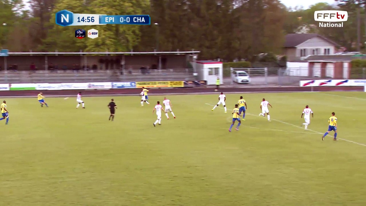 Magnifique action d'Epinal mais la frappe rate le cadre de peu.