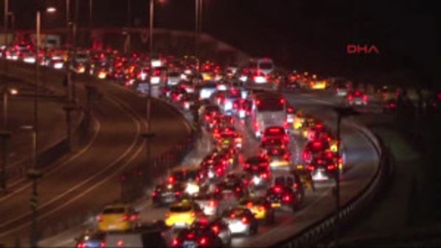 Uzunçayır ve Altunizade Kavşağında Onarım Çalışması