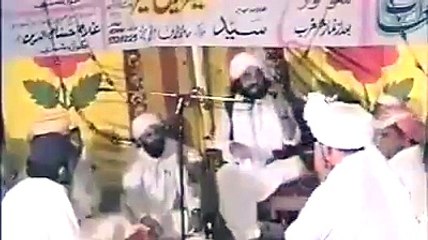 مزاروں پر نہ بیٹهو اور انہیں سجده گاه مت بناؤ....... سُنیں پیر نصرالدین رحمت اللہ کی زبانی......