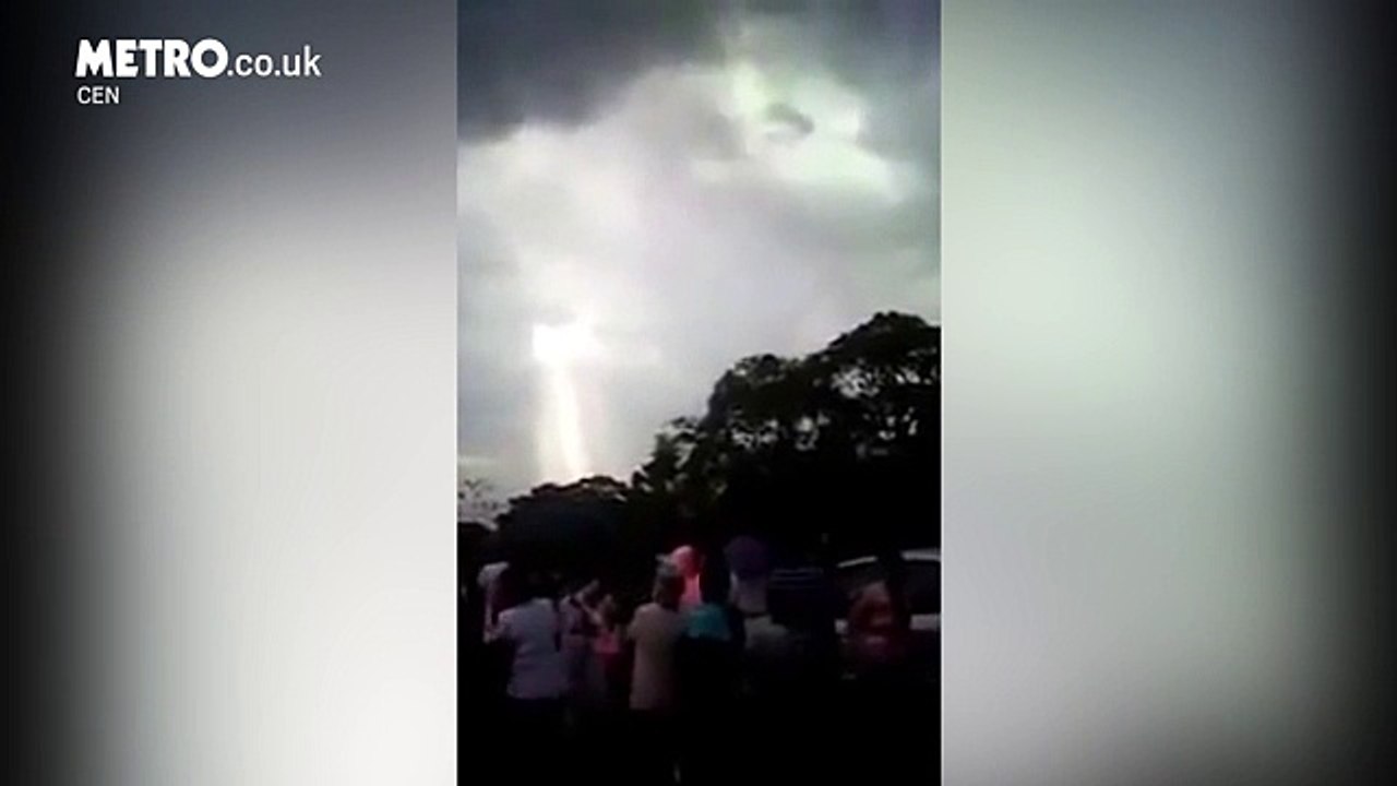 Il pense voir Jésus dans le ciel... Apparition divine dans les nuages