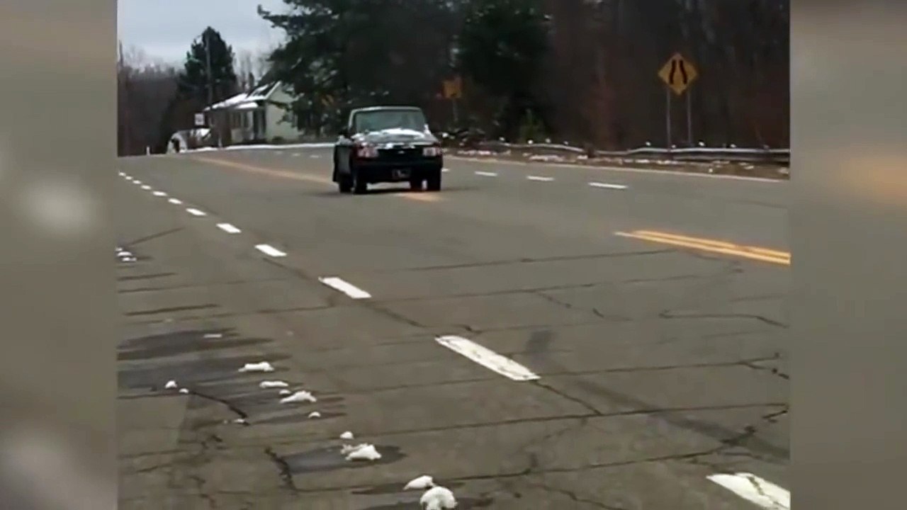 Quand tu mets la marche arrière à 60km/h ça donne ça...