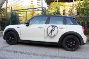 Hatalı Park Yapan Sürücülere, Vatandaş Boyayla Ceza Verdi