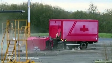 Anti-terrorism bollards rip speeding lorry to pieces _2017