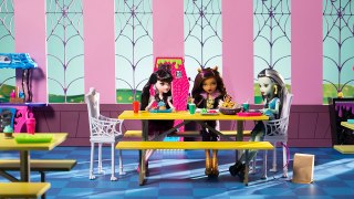 Monster High Ghouls Spring into Vacay Mode - Spring Into Action
