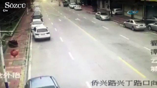 Kontrolden çıkan otomobil dehşet saçtı