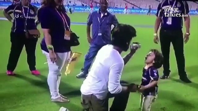 Shahrukh Khan's CUTE Son Abram Khan Kissing Brother & With SRK Aryan - YouTube