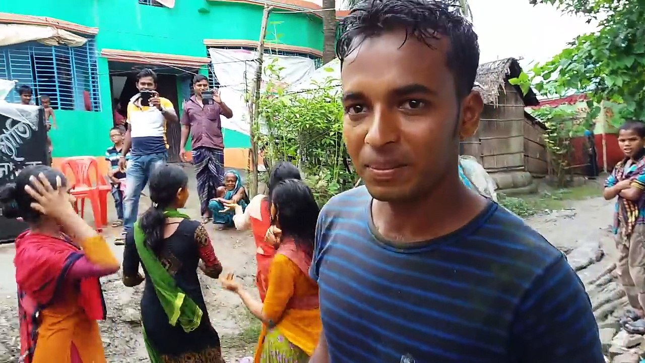 গ্রামে বিয়েতে কোমোর ব্যথা করা নাচ না দেখলে মিস