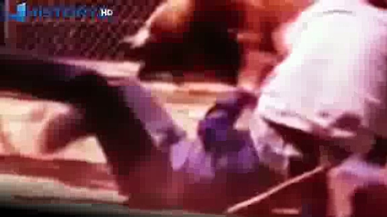 Bear killed the person. Horrible bear attack on a man / Bear killer Premiere