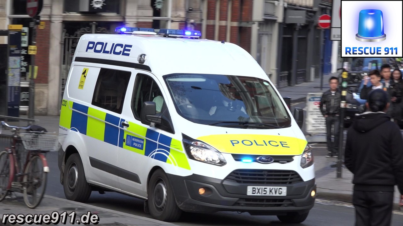 [London] Police van + 2x Ambulance