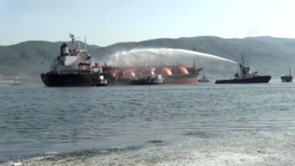 Izmit Körfezi'nde Lpg Tankerinde Yangın (2)
