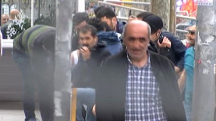 Polis, Bariyerleri Yıkmaya Çalışan Grubu Havaya Ateş Açarak Dağıttı