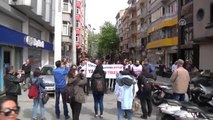 Taksim Meydanı'nda Izinsiz Gösteri Yapan 13 Kişi Gözaltına Alındı