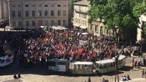 Le 1er mai à Avignon, tout en drapeaux