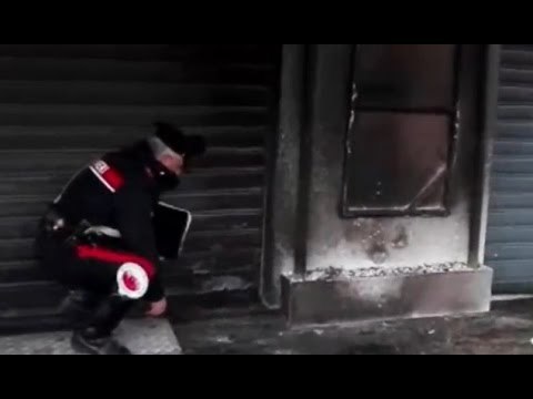 Motta San Giovanni (RC) - Incendia ingresso di un bar per vendetta, arrestato (29.04.17)