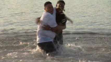 JuJu Smith-Schuster jumps in ocean after being drafted