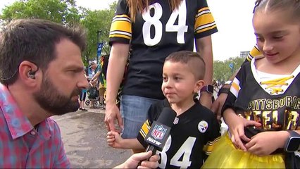 Shek finds fellow Steelers fans in Philly