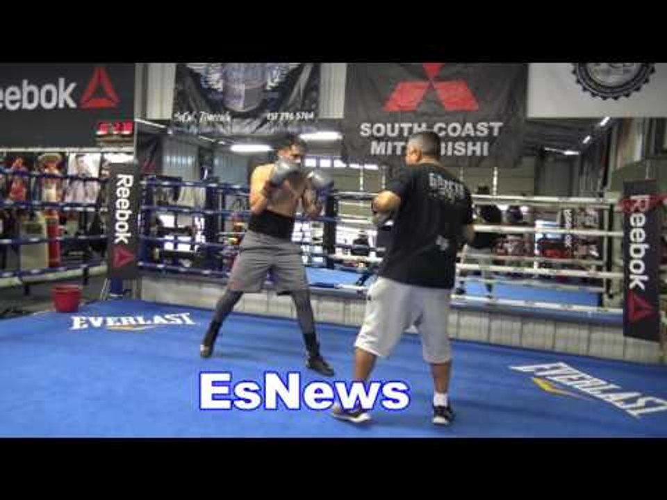 Robert Garcia Reaction To Chavez Jr Saying He's Going To KO Canelo - EsNews Boxing