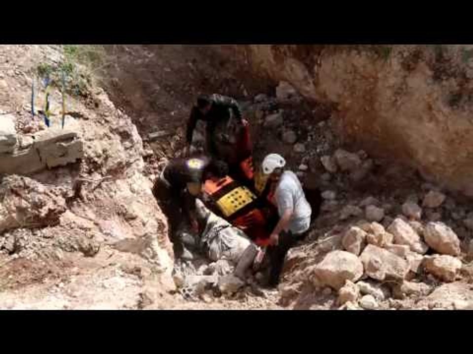 Syrian Civil Defense Reports 8 Volunteers Dead in Strikes on Hama Center